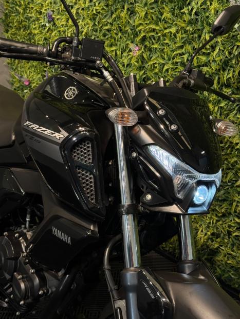 YAMAHA FZ 15 Fazer ABS, Foto 8