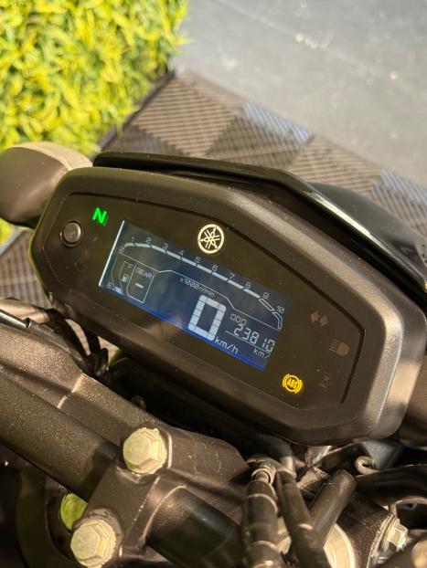 YAMAHA FZ 15 Fazer ABS, Foto 9