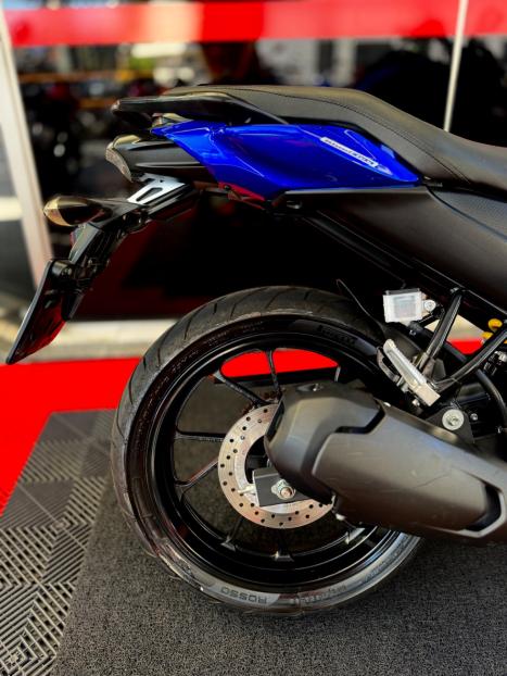 YAMAHA FZ 15 Fazer ABS, Foto 3