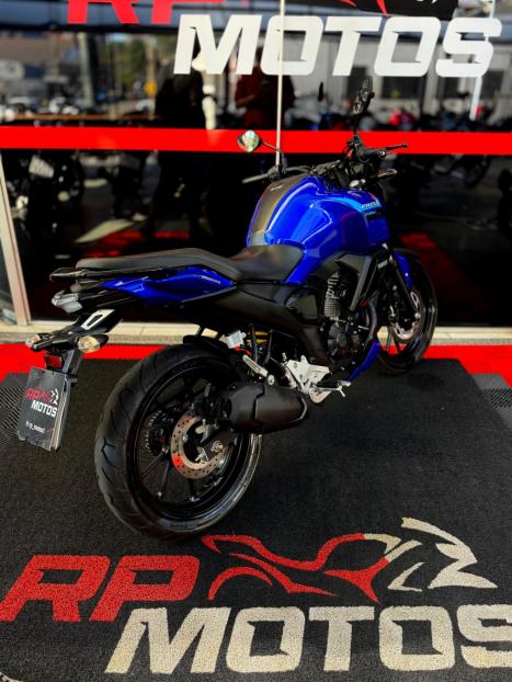 YAMAHA FZ 15 Fazer ABS, Foto 10