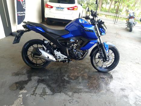 YAMAHA FZ 15 Fazer ABS, Foto 1