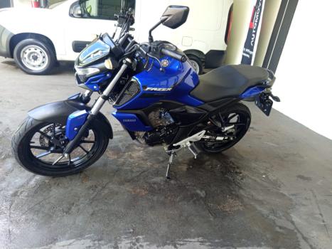 YAMAHA FZ 15 Fazer ABS, Foto 2