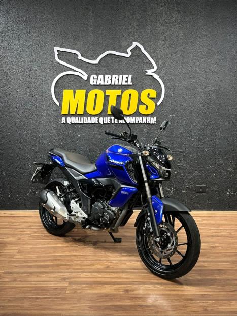 YAMAHA FZ 15 Fazer ABS, Foto 3