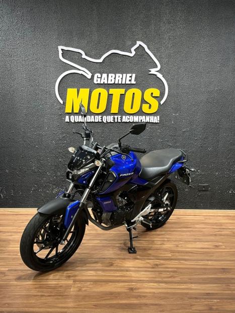 YAMAHA FZ 15 Fazer ABS, Foto 4