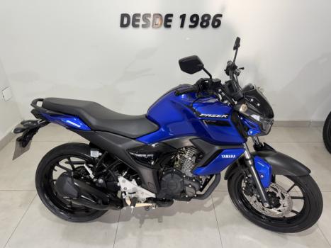 YAMAHA FZ 15 Fazer ABS, Foto 3