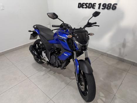 YAMAHA FZ 15 Fazer ABS, Foto 4