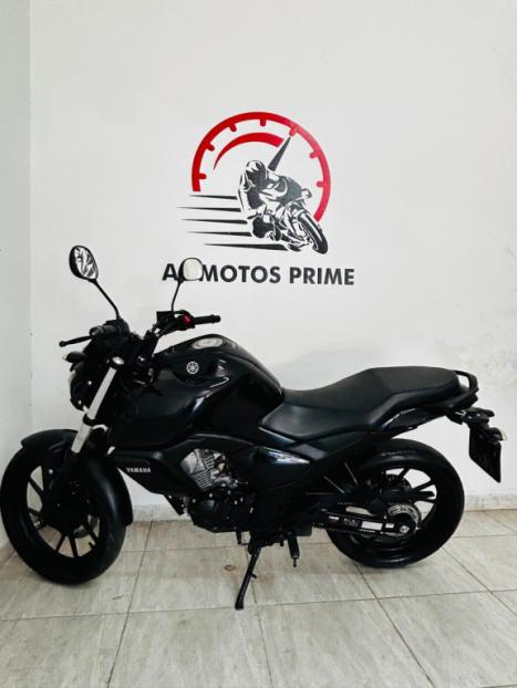 YAMAHA FZ 15 Fazer ABS, Foto 2