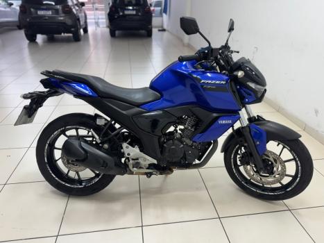 YAMAHA FZ 15 Fazer ABS, Foto 4