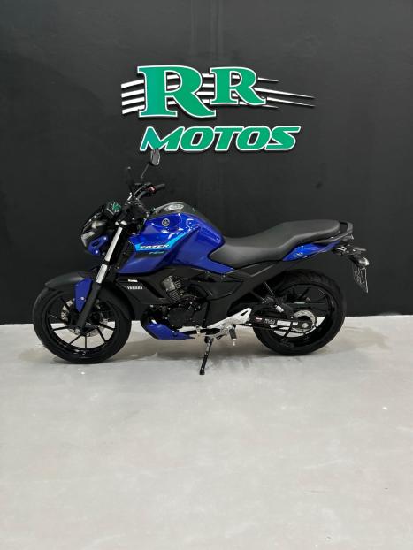 YAMAHA FZ 15 Fazer ABS, Foto 2