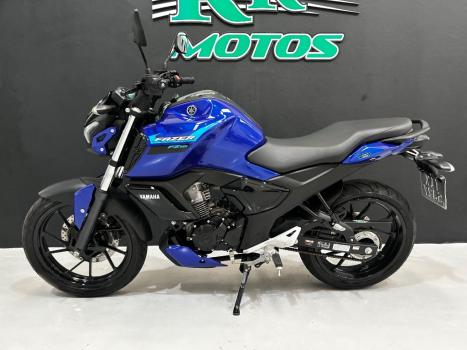 YAMAHA FZ 15 Fazer ABS, Foto 3