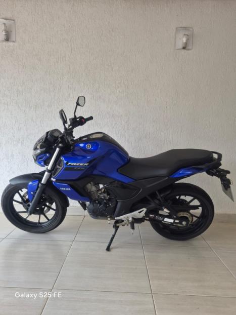YAMAHA FZ 15 Fazer ABS, Foto 3
