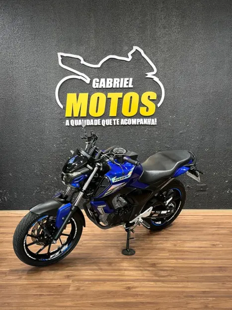 YAMAHA FZ 15 Fazer ABS, Foto 4