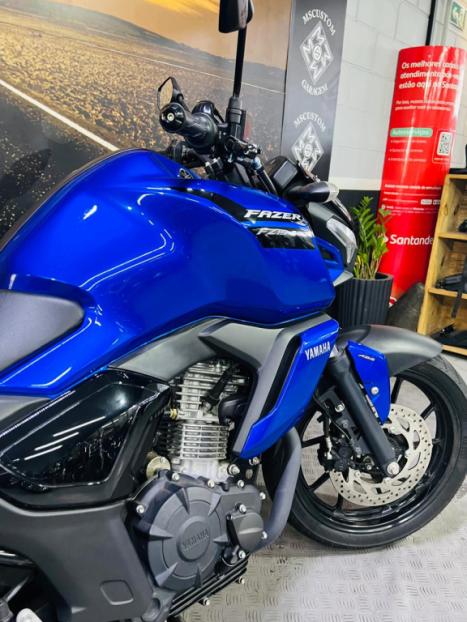 YAMAHA FZ 15 Fazer ABS, Foto 8