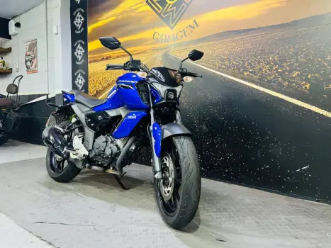 YAMAHA FZ 15 Fazer ABS, Foto 11