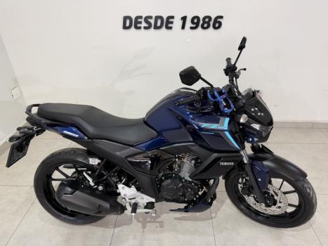 YAMAHA FZ 15 Fazer ABS, Foto 3