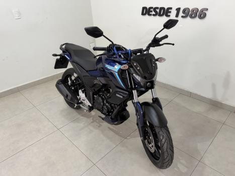 YAMAHA FZ 15 Fazer ABS, Foto 4