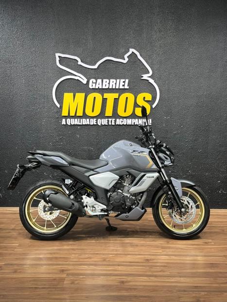 YAMAHA FZ 15 Fazer ABS, Foto 1