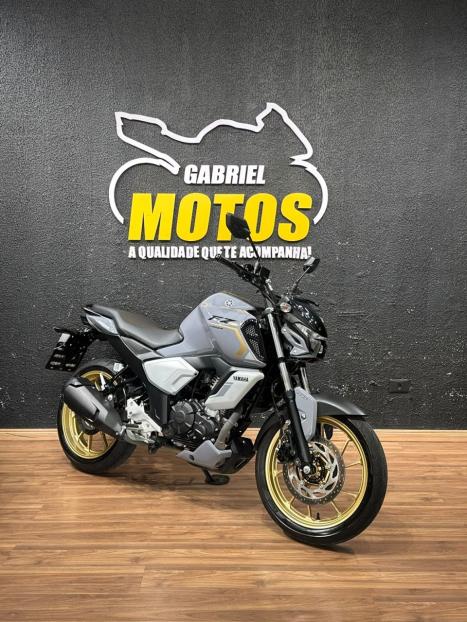 YAMAHA FZ 15 Fazer ABS, Foto 3