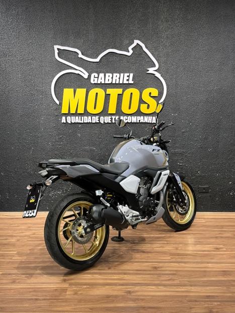 YAMAHA FZ 15 Fazer ABS, Foto 5