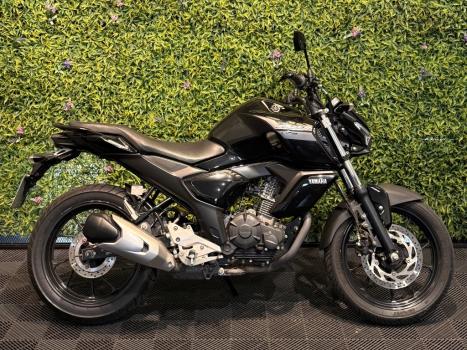 YAMAHA FZ 15 Fazer ABS, Foto 1