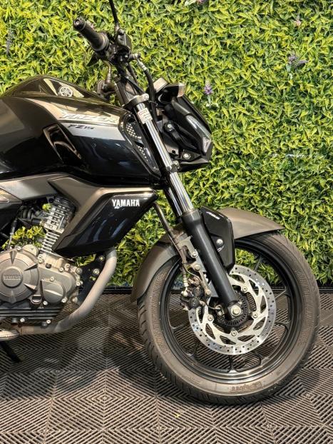 YAMAHA FZ 15 Fazer ABS, Foto 5