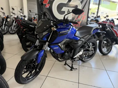 YAMAHA FZ 15 Fazer ABS, Foto 4