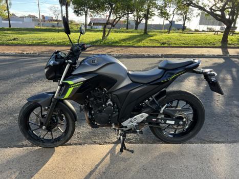 YAMAHA FZ 25 250 Fazer Flex , Foto 2