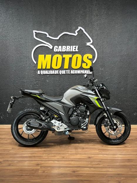 YAMAHA FZ 25 250 Fazer Flex , Foto 1