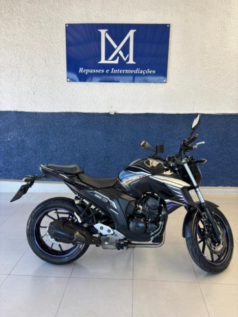 YAMAHA FZ 25 250 Fazer Flex , Foto 1