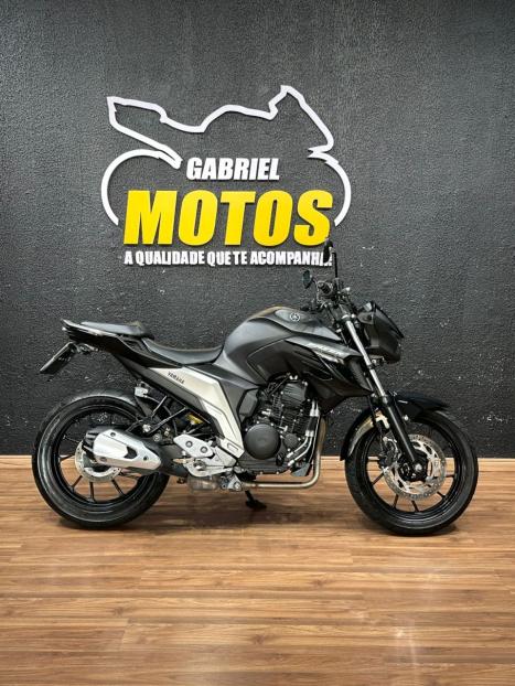 YAMAHA FZ 25 250 Fazer Flex , Foto 1
