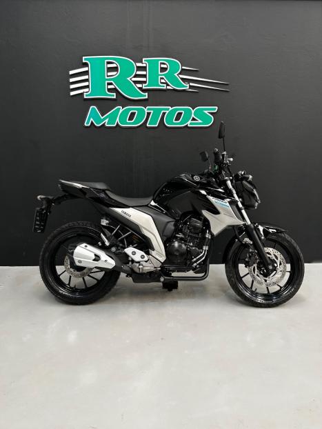 YAMAHA FZ 25 250 Fazer Flex , Foto 1