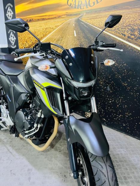 YAMAHA FZ 25 250 Fazer Flex , Foto 3