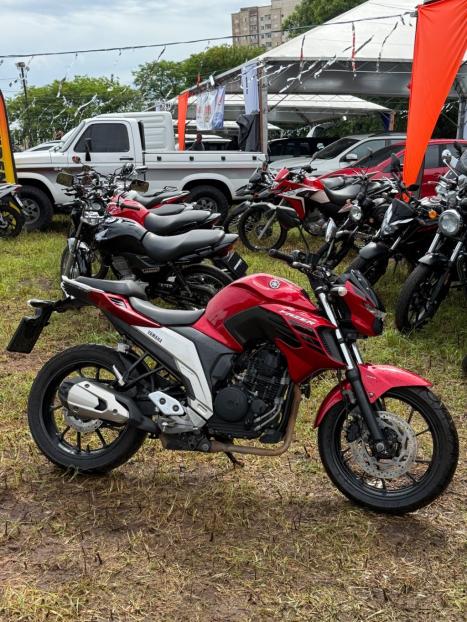 YAMAHA FZ 25 250 Fazer Flex , Foto 1