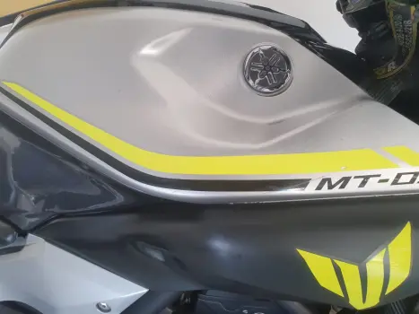 YAMAHA MT-03 300 , Foto 7