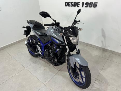 YAMAHA MT-03 300 , Foto 3