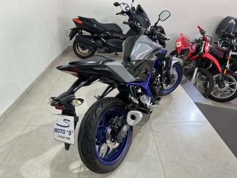 YAMAHA MT-03 300 , Foto 5