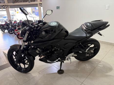 YAMAHA MT-03 300 , Foto 4