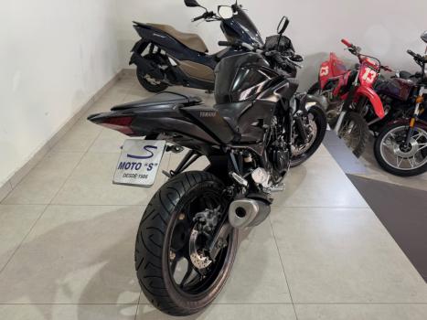 YAMAHA MT-03 300 , Foto 5