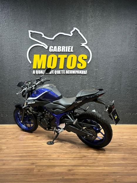YAMAHA MT-03 300 , Foto 5