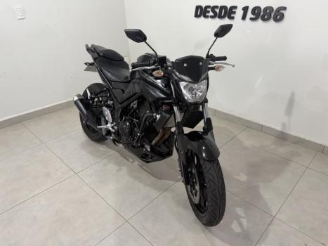 YAMAHA MT-03 300 , Foto 4