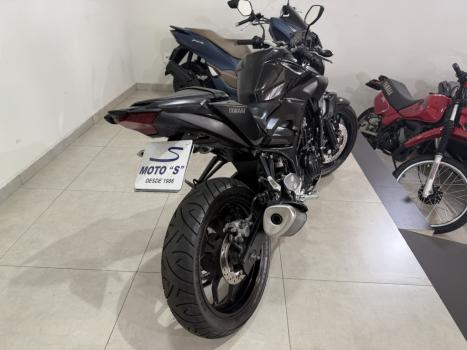 YAMAHA MT-03 300 , Foto 6