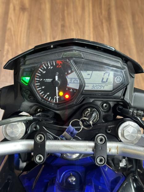 YAMAHA MT-03 300 , Foto 7