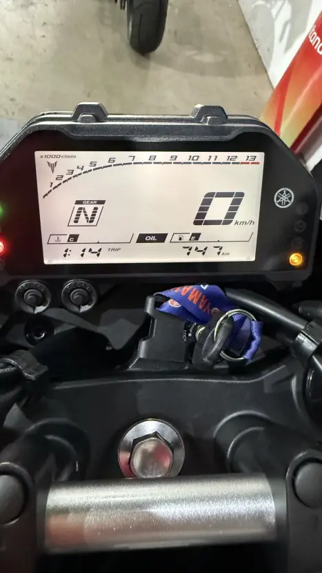 YAMAHA MT-03 300 ABS, Foto 2
