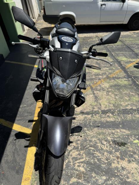 YAMAHA MT-03 300 ABS, Foto 5