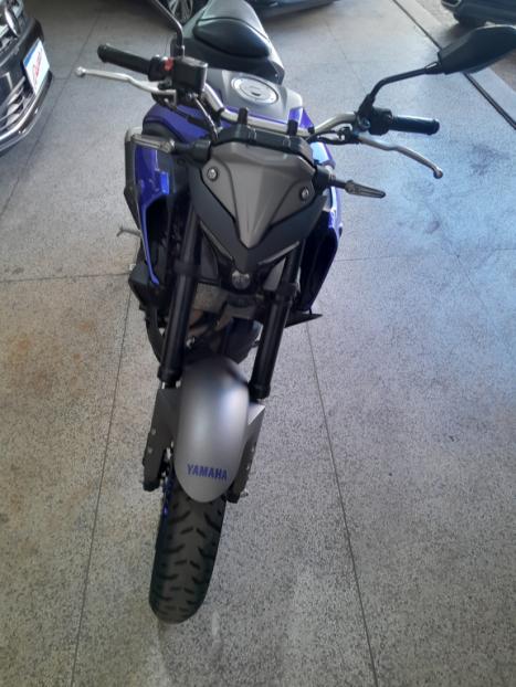YAMAHA MT-03 300 ABS, Foto 1