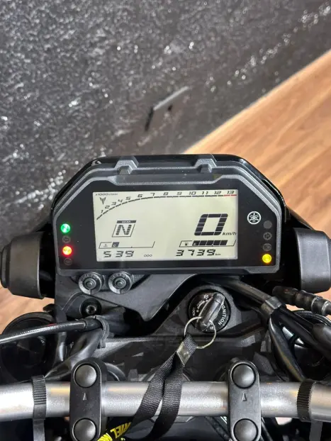 YAMAHA MT-03 300 ABS, Foto 7