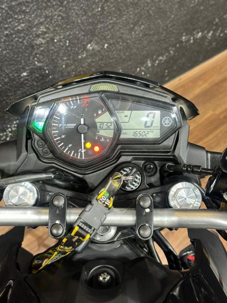 YAMAHA MT-03 300 ABS, Foto 7