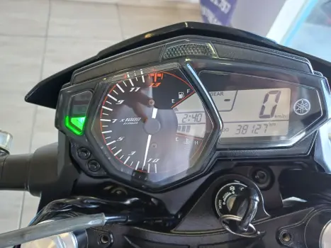 YAMAHA MT-03 300 ABS, Foto 5