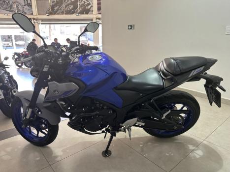 YAMAHA MT-03 300 ABS, Foto 4