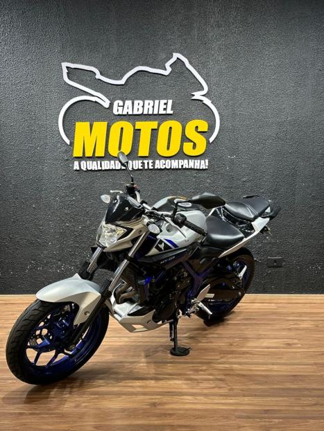 YAMAHA MT-03 300 ABS, Foto 4 YAMAHA MT-03 300 ABS, Foto 4